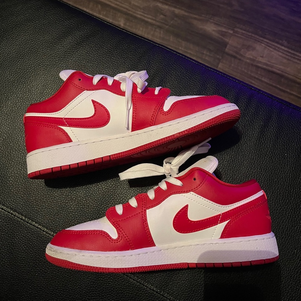 NIKE AIR JORDAN 1 LOW GYM RED WHITE GS SNEAKERS YOUTH 5.5Y/ WOMENS 7- 7.5